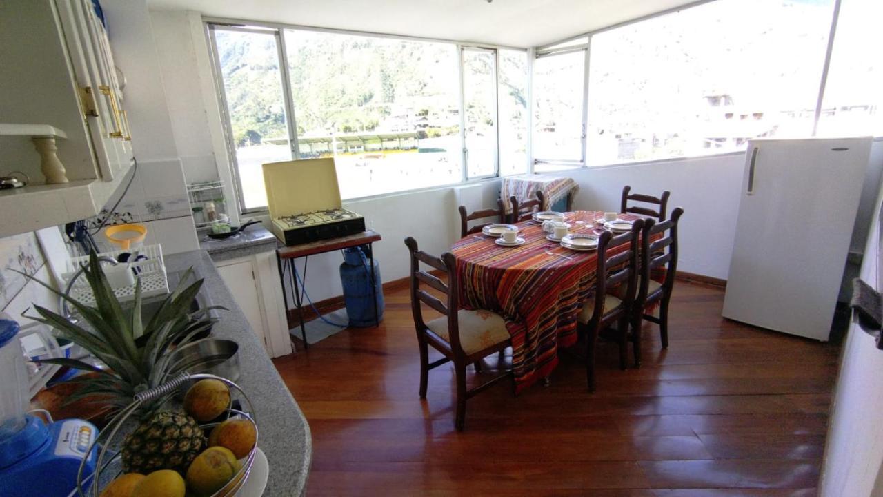 Mayra'S Apartments And Spanish School Banos  Bagian luar foto