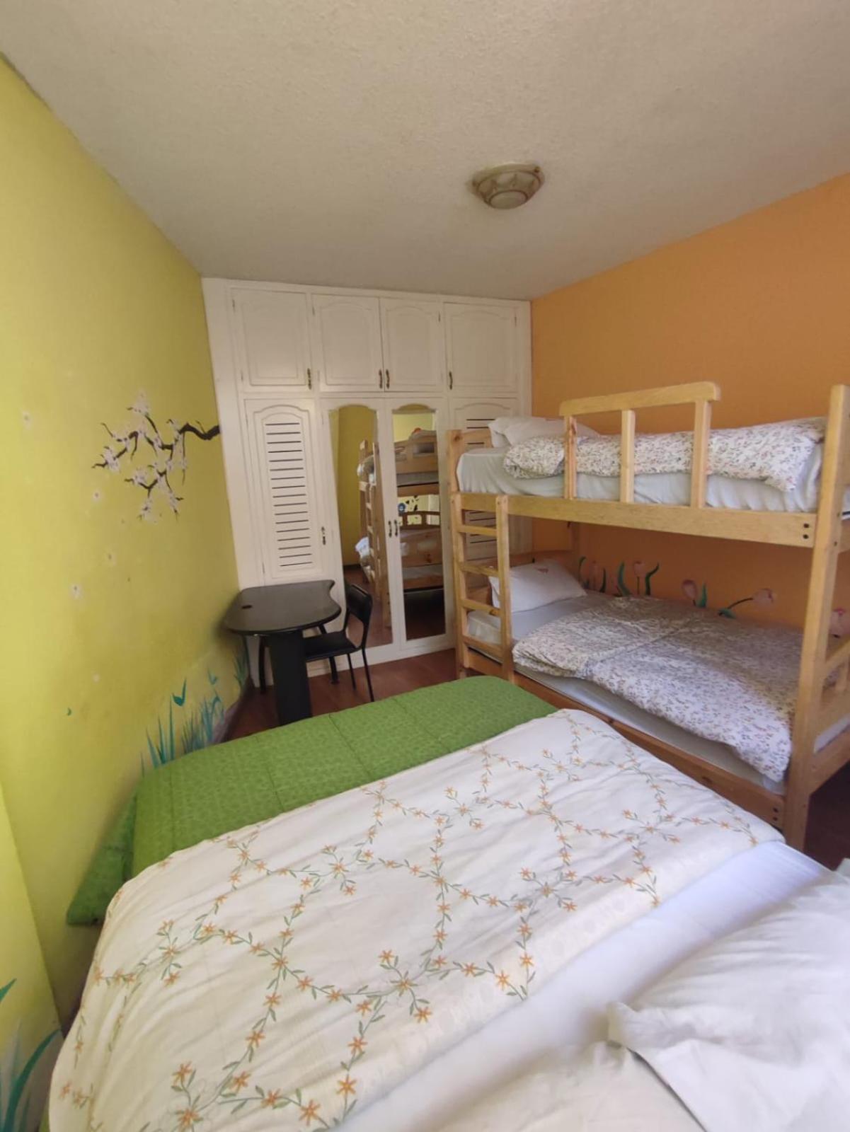 Mayra'S Apartments And Spanish School Banos  Bagian luar foto