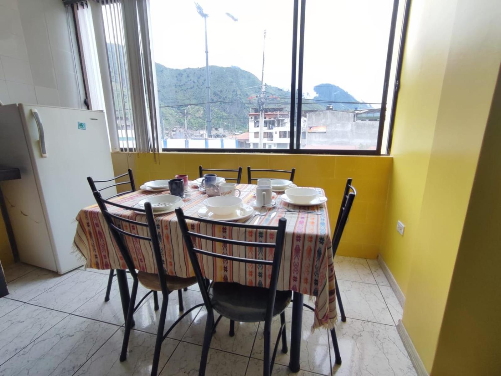 Mayra'S Apartments And Spanish School Banos  Bagian luar foto