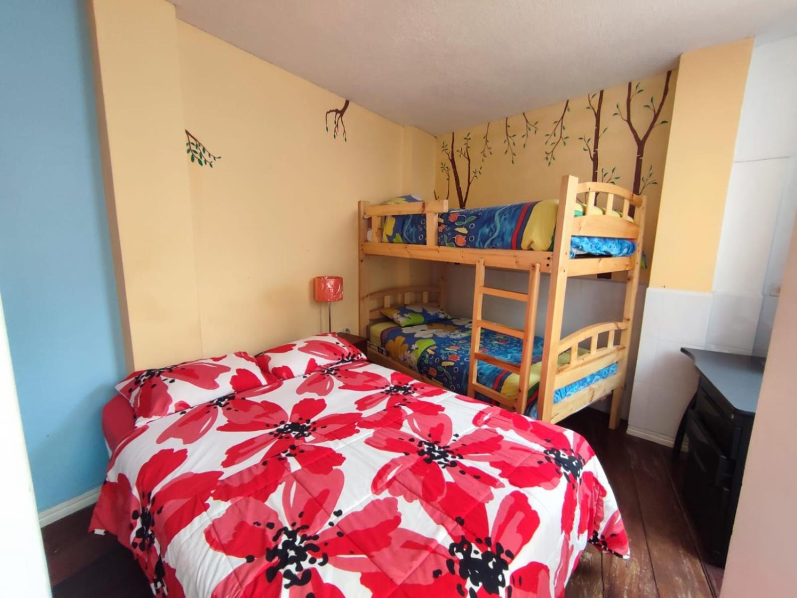 Mayra'S Apartments And Spanish School Banos  Bagian luar foto