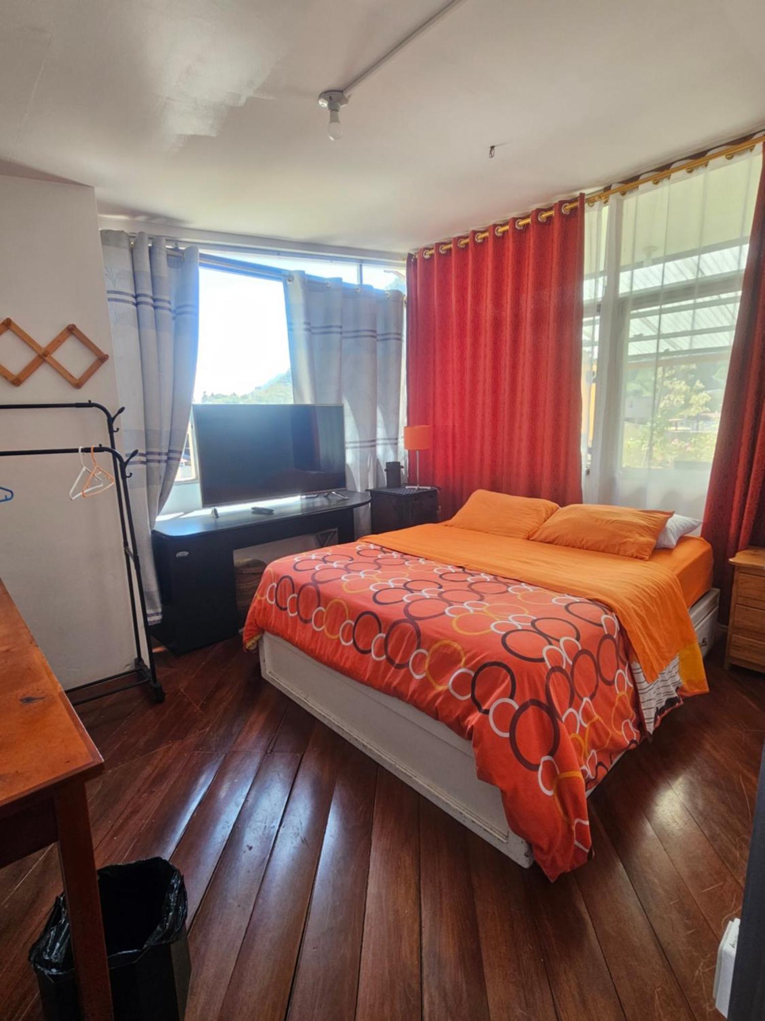 Mayra'S Apartments And Spanish School Banos  Bagian luar foto