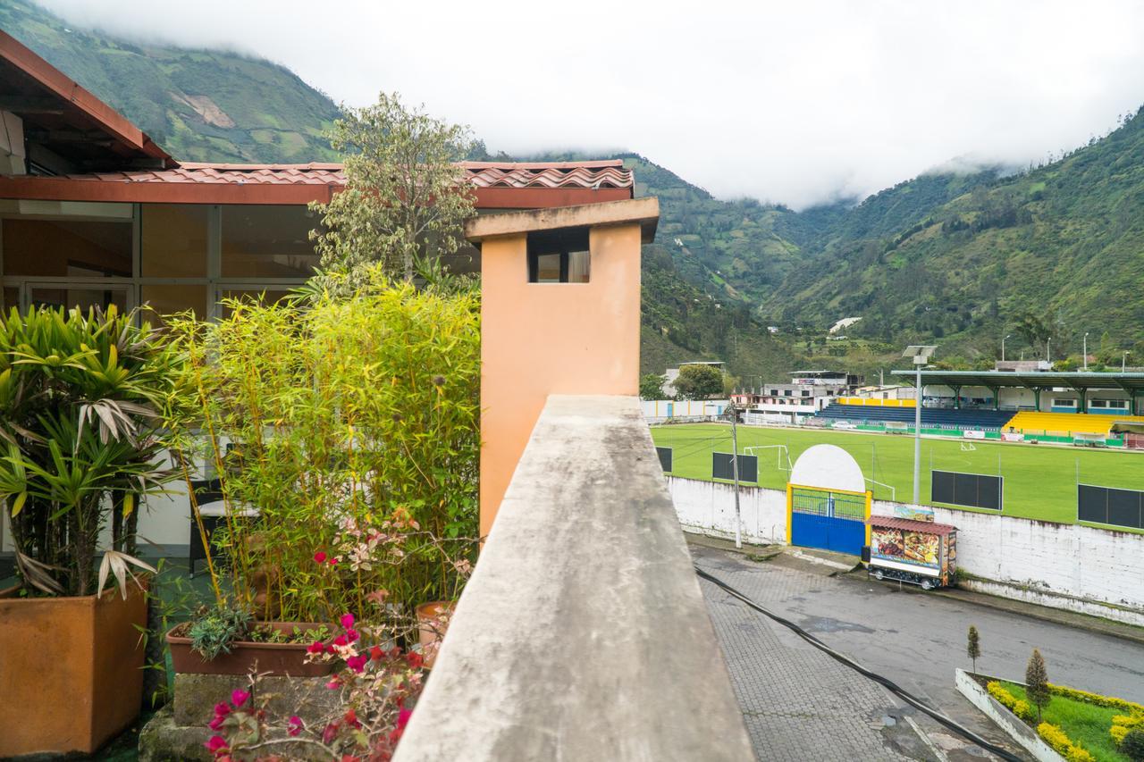 Mayra'S Apartments And Spanish School Banos  Bagian luar foto