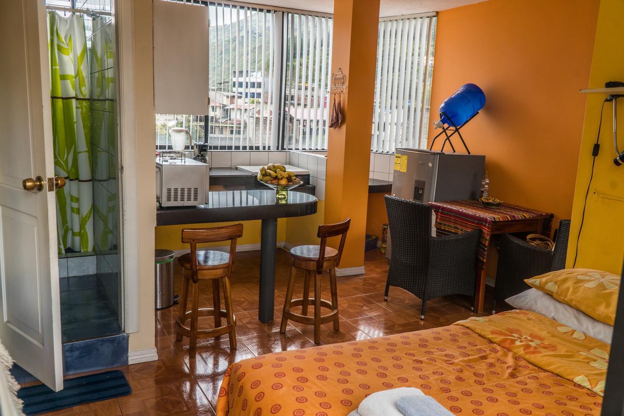 Mayra'S Apartments And Spanish School Banos  Bagian luar foto